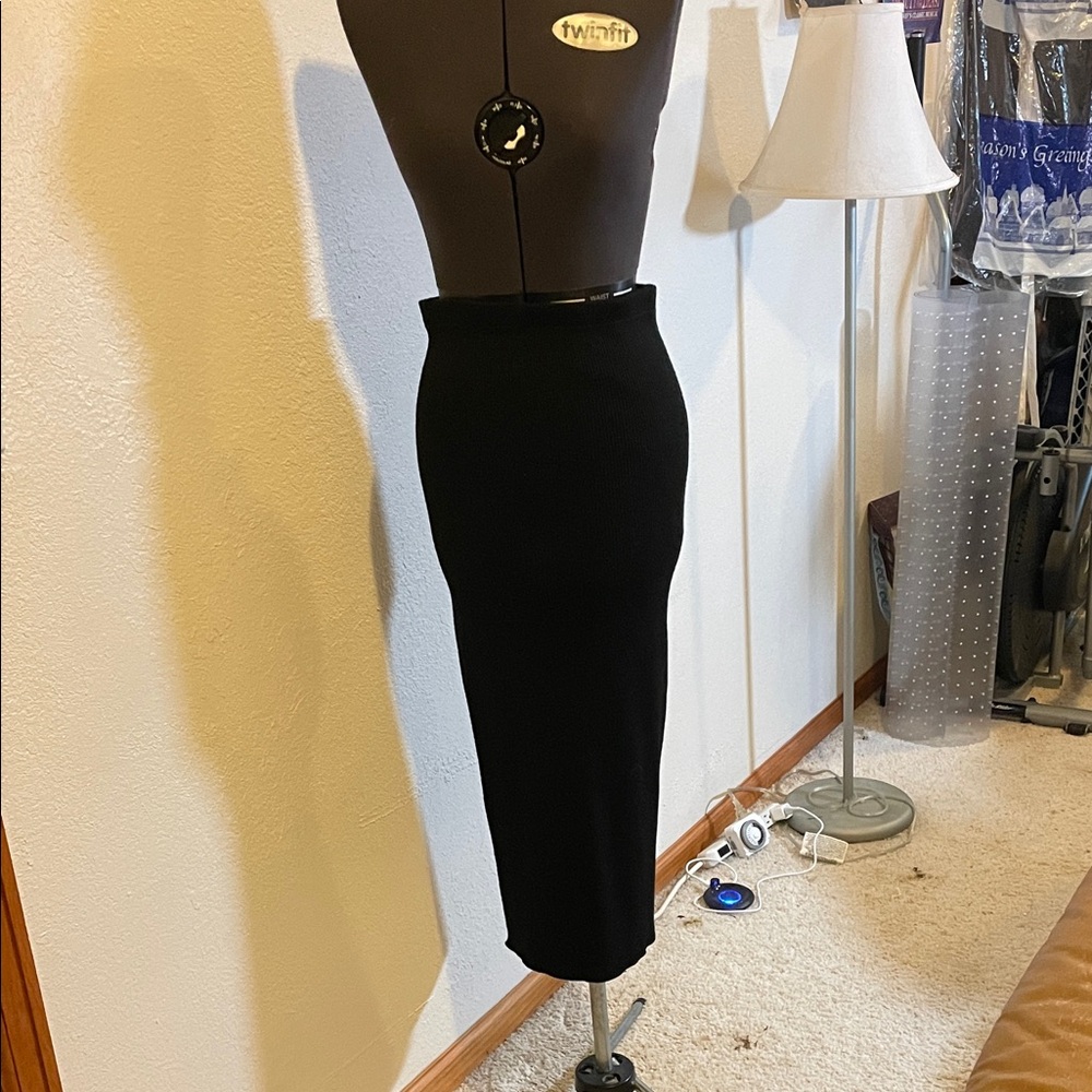 Prima Donna Classic Black Midi Skirt